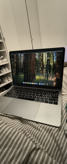 MacBook Pro 13"  Core i5 8gb de RAM  256gb