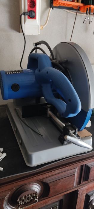 Vendo serra de cortar ferro nunca usada