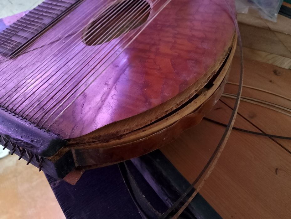 Stara cytra do renowacji