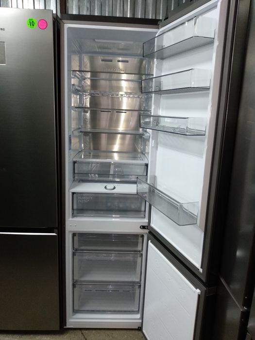 OUTLET Janki ul. Wspólna 6 Lodówka SAMSUNG RB38T776CB1 No frost