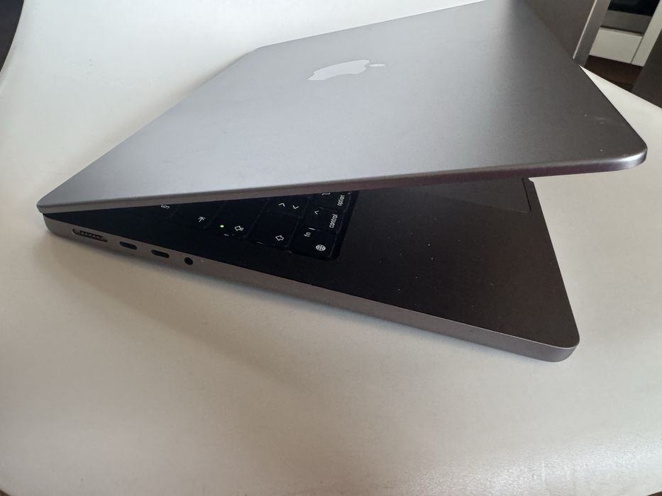 Apple MacBook Pro 14” M1 Pro – A2442 16GB 512SSD