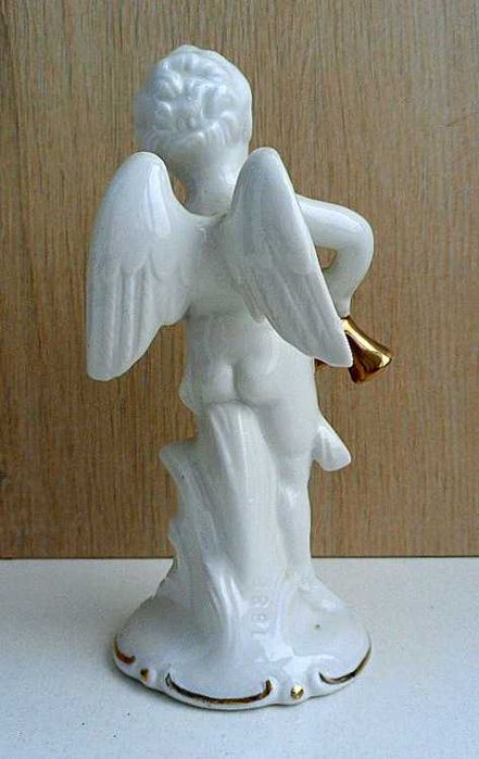 "АНГЕЛ" красивая фарфоровая статуэтка Германия "LIPPELSDORF"
