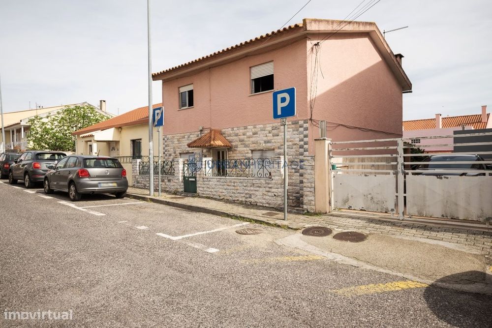 Moradia Geminada T5 Venda em Mina de Água,Amadora