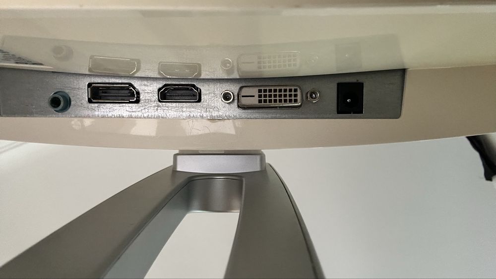 Monitor Curvo Acer ED273 27” Full HD