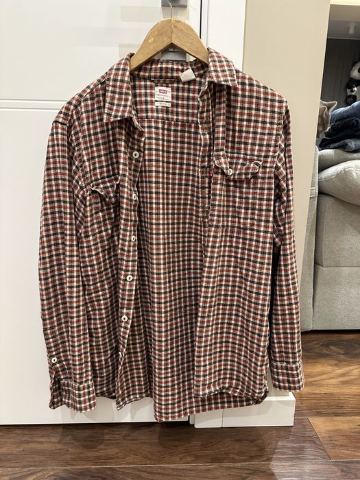 Продам рубашку Levis