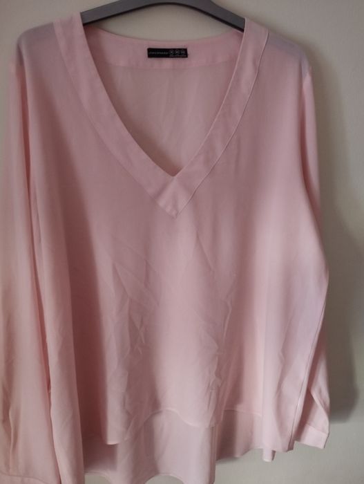 Túnica para sra cor de rosa tecido fino e mais compridinha atrás.