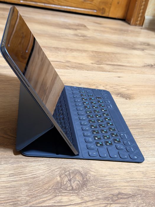 Клавіатура /чохол до iPad 12,9 , 2018року