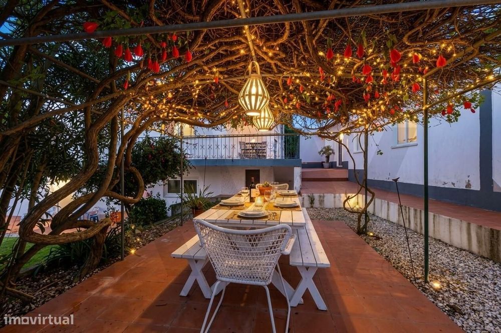 MORADIA T4 em Gaveto e 2 Apartamentos Independentes – Charneca da Capa