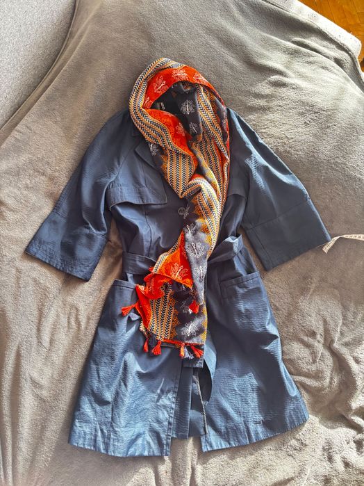 Granatowy krótki trencz Oodji + opcjonalnie nowy szalik