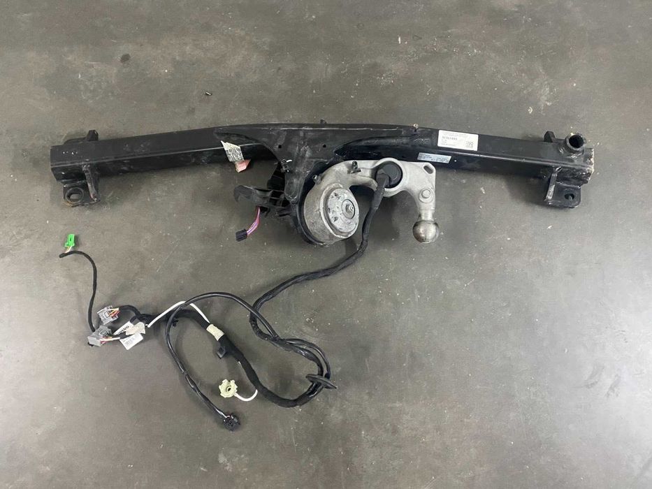 Фаркоп електричний причіпне прицепное Volvo XC40 2017р.- 32351483