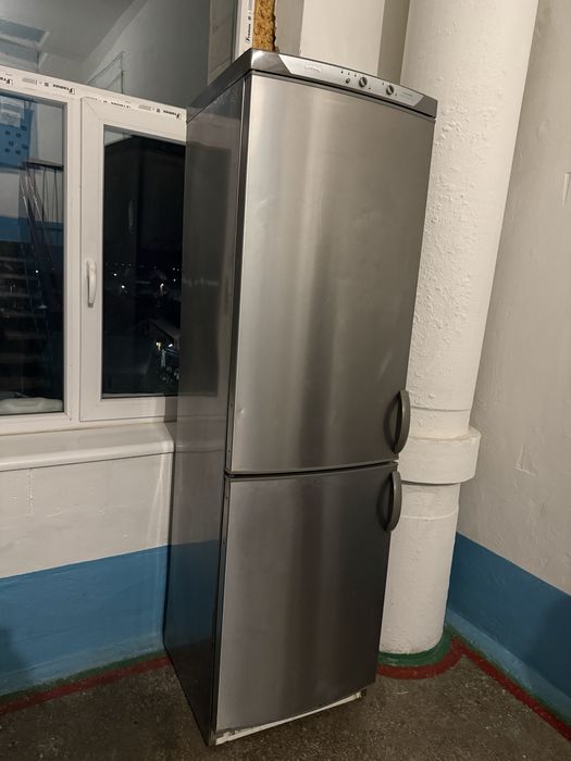 Холодильник Privileg