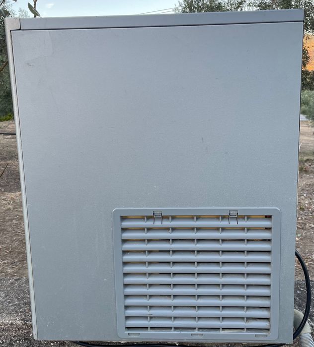 Máquina de fazer gelo