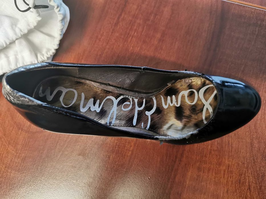 Sprzedam 2 obcasy, szpilki lakierowane czarne, 8 cm wysokość