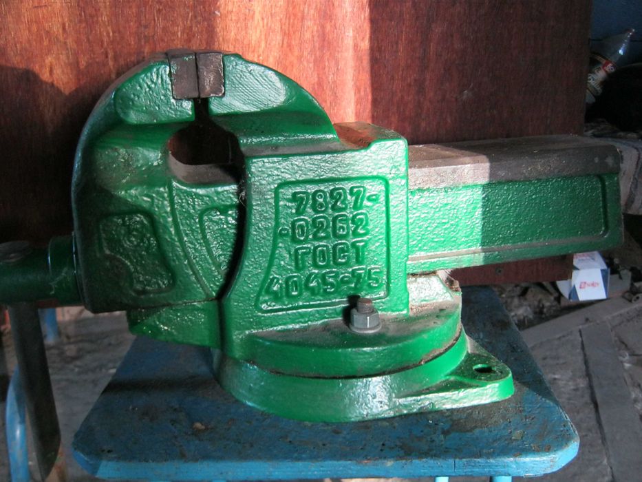 Тиски слесарные и станочные