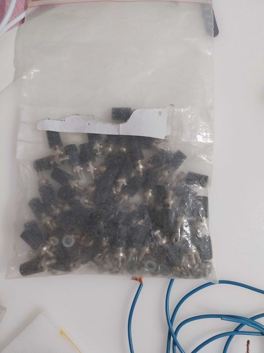 KIT artesanal para aprender a fazer pequenos circuitos elétricos