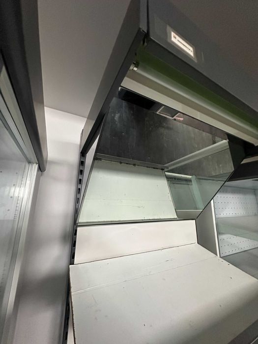 Expositor vertical com espelho - 65x96x220cm