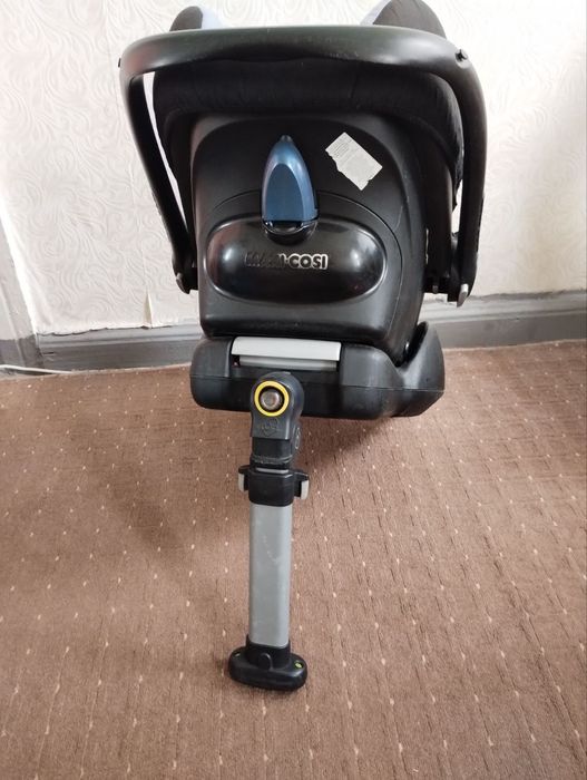 Автокрісло і база  Maxi Cosi Cabriofix + baza isofix Maxi cosi easi fi