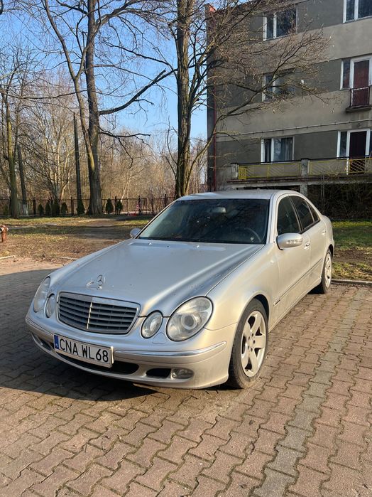 Mercedes Benz W211