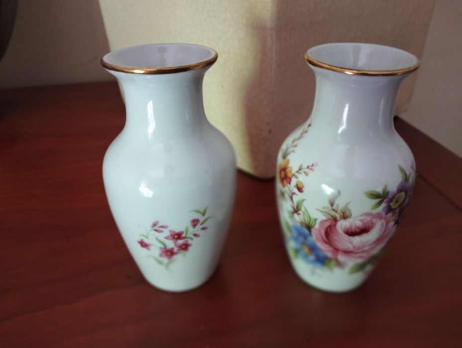 Par de Jarrões Miniatura Antigos (10cm) - Porcelanas das Leirinhas