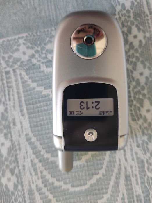 Motorola V220 com carregador