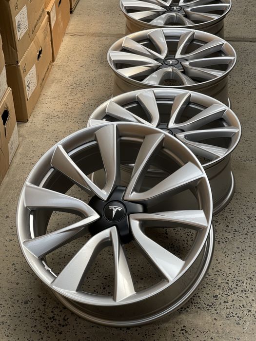 Диски Нові R20/5/114,3 TESLA Model Y Model 3 в Наявності