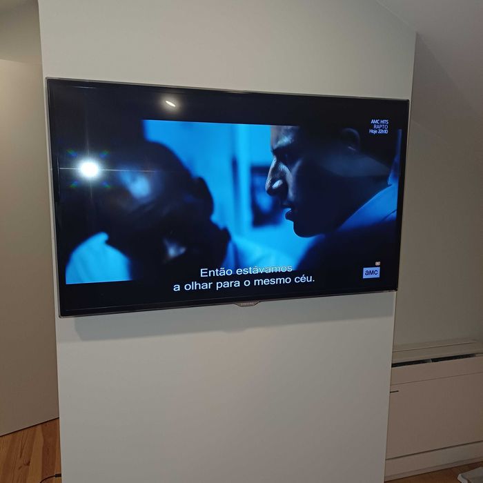 Tv Samsung 46 polegadas com comando