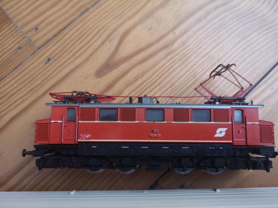 Locomotiva e duas carruagens austríacos marca Lima