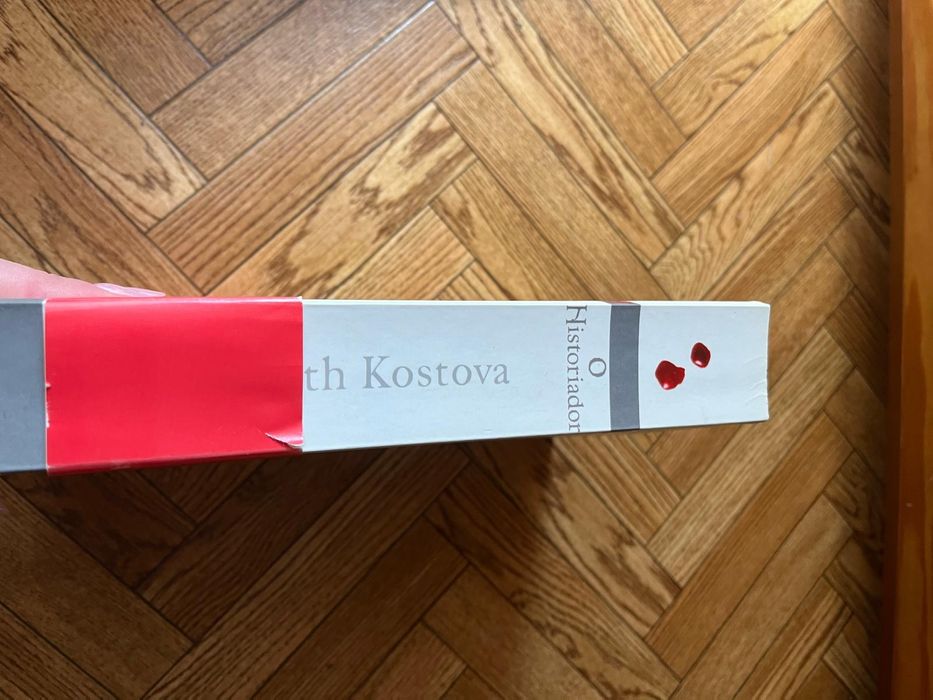 Livro "O historiador- Elizabeth Kostova"