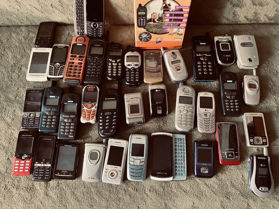 Лот телефонів на запчастини