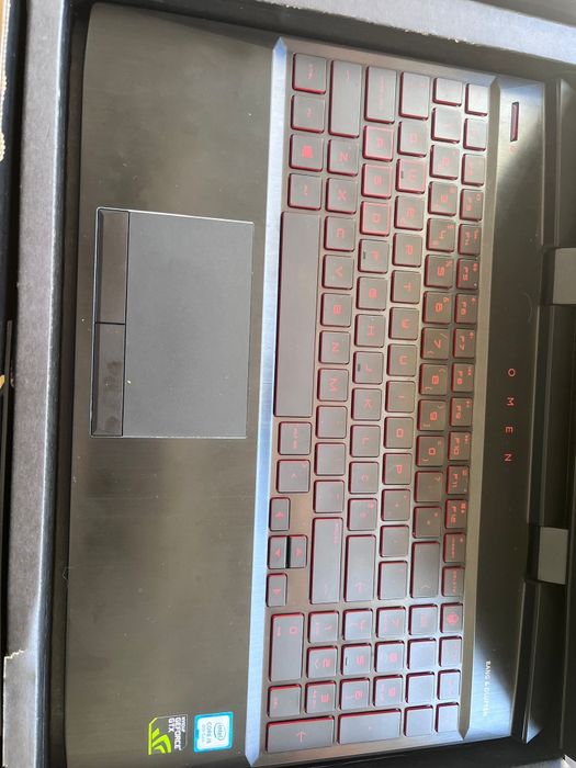HP omen 15 com 2 TB de disco e 16 GB RAM