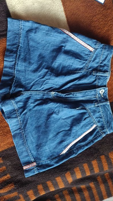 Продам джинсові шорти