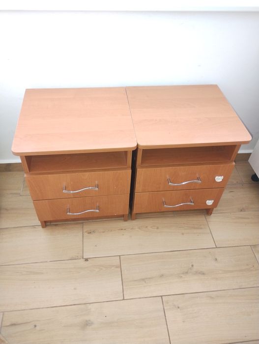 Продам дві тумбочки