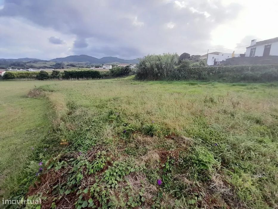 Terreno com excelente Localização na Lomba da Fazenda com 522m2