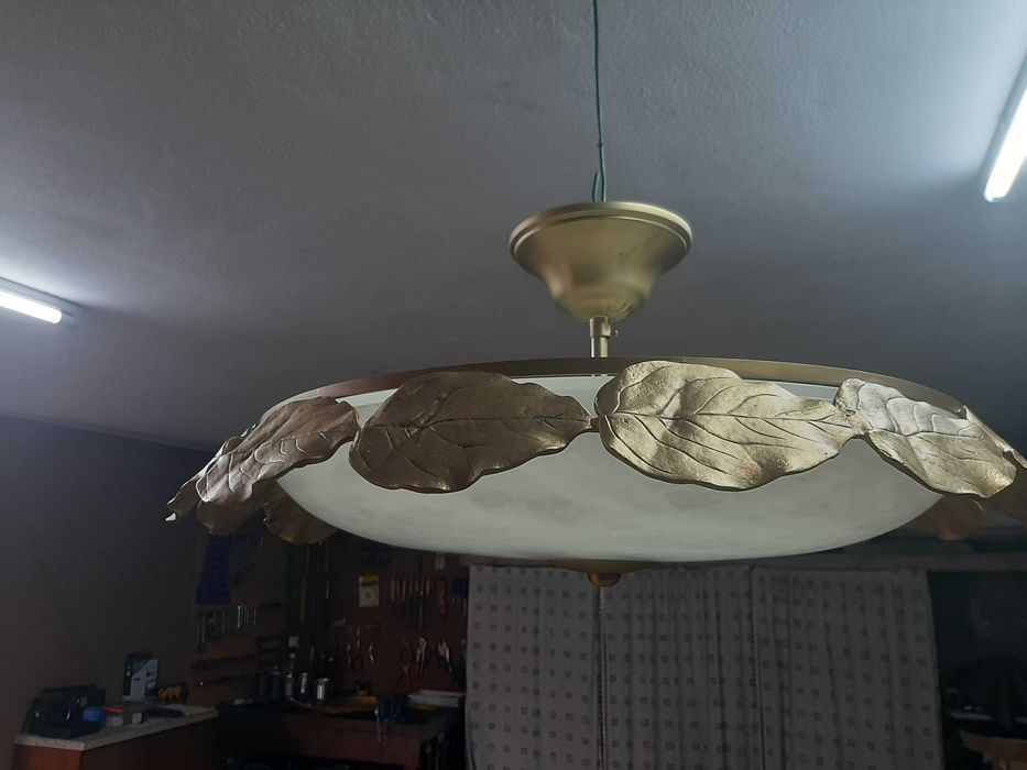 Lustre Vintage Design "Folhas Douradas" – Estilo Hollywood Regency