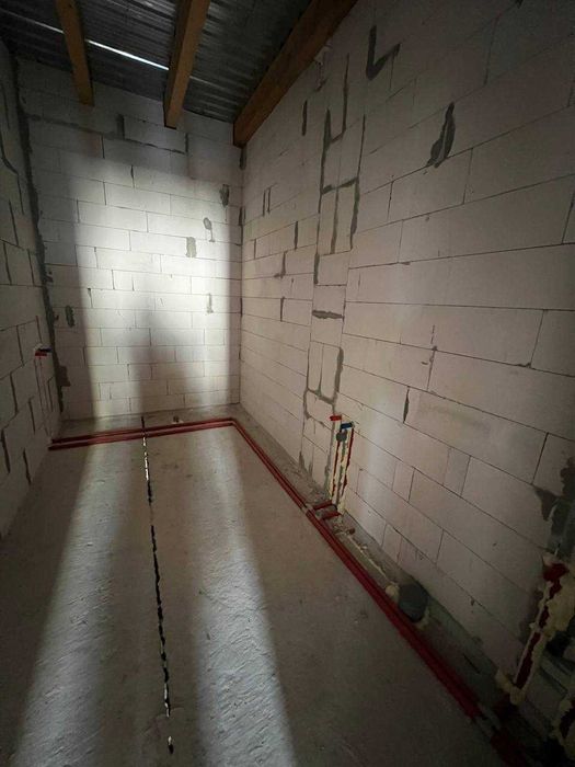 Продається зданий дуплекс з наповненням у Крихівцях.