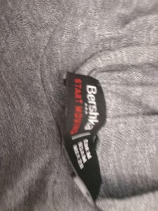 Camisola/top para adolescente sem mangas e com carapuço da bershka