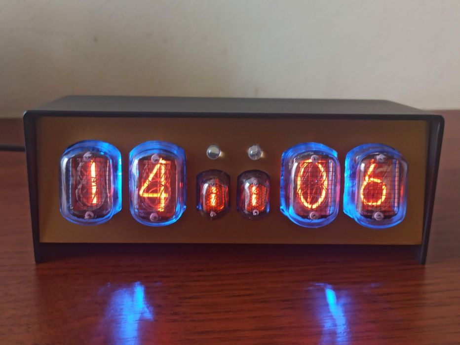 Часы на лампах ИН-12, ИН-17 декоративные, с будильником