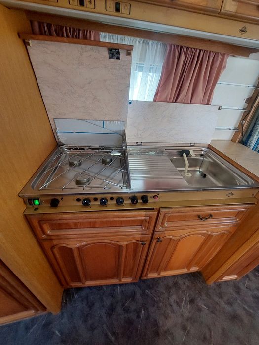 Караван  кемпінги, прицеп дача  будинок на колесах