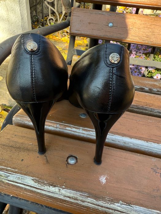 Чорні класичні туфлі