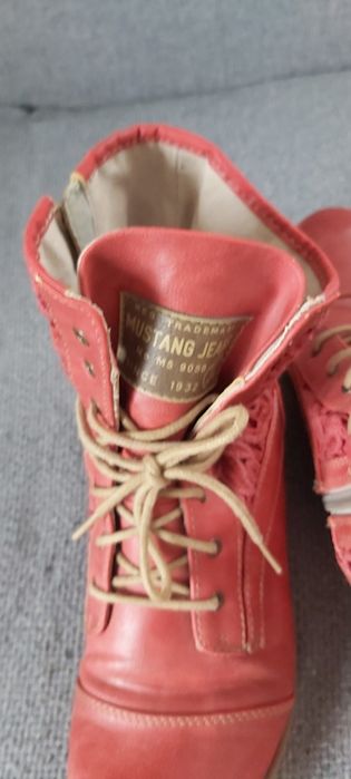 Buty ażurowe Mustang 39 25 cm