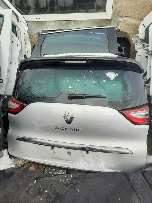 Klapa Renault Grand Scenic IV kpl. z lampami