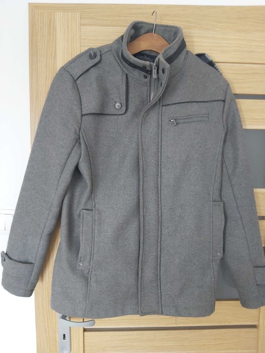 Modny męski płaszcz jesień Carry M