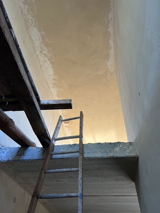 Продажа двоповерхового дуплекса - пів будинку - на Росі