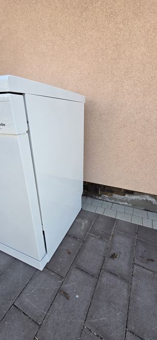 Посудомийна Miele окремостояча