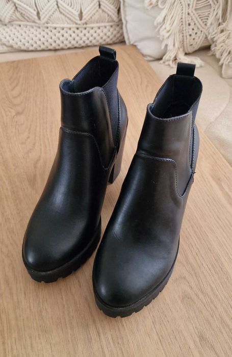 Bota Preta Tamanho 38
