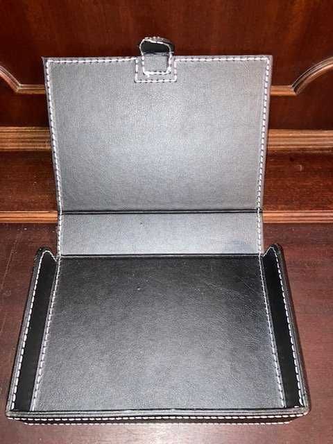 Caixa de arrumação Ikea Rissla (descontinuado).