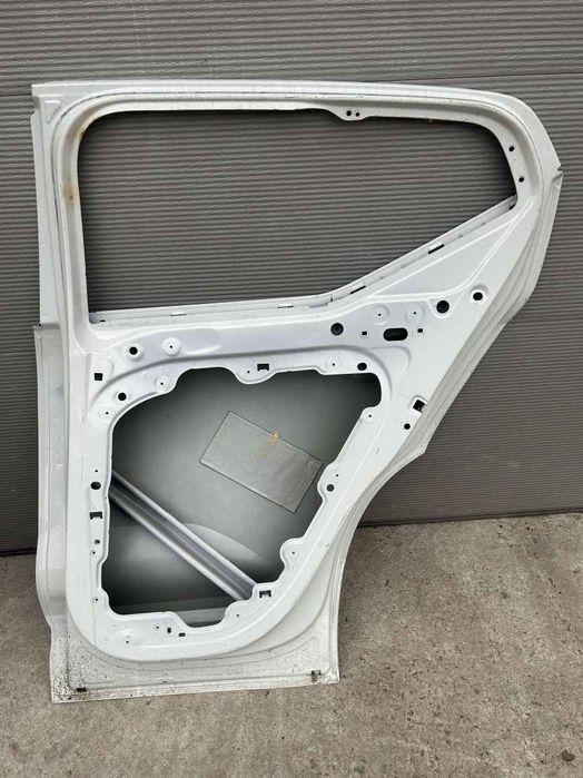 Volvo XC40 двері зад R