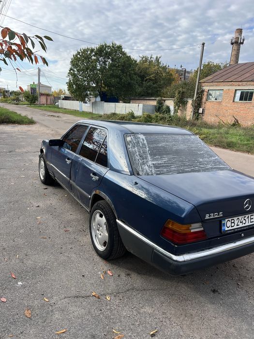 Mersedes W124 E230