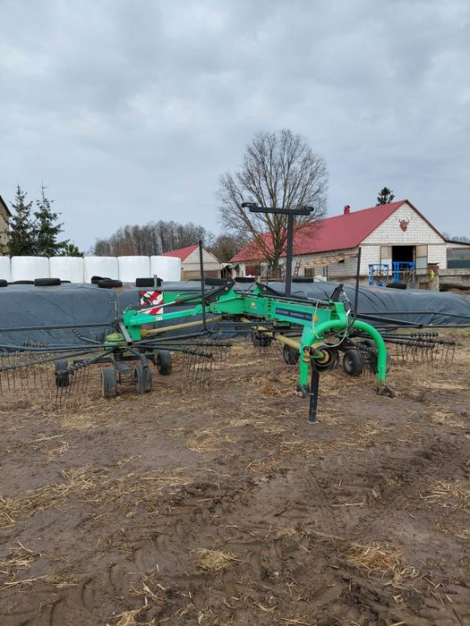 Zgrabiarka dwukaruzelowa