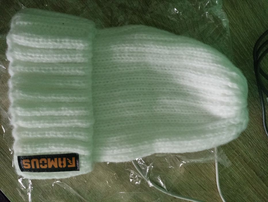 Шапка тепла жіноча